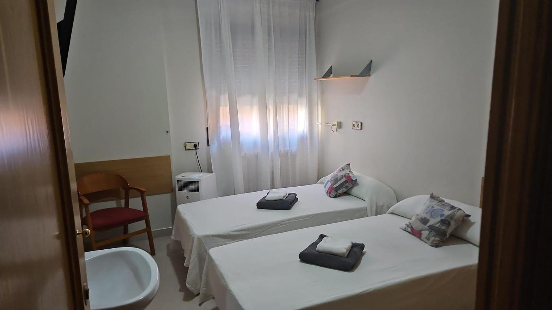 Residencial Oscense Hotel อูเอสกา ภายนอก รูปภาพ