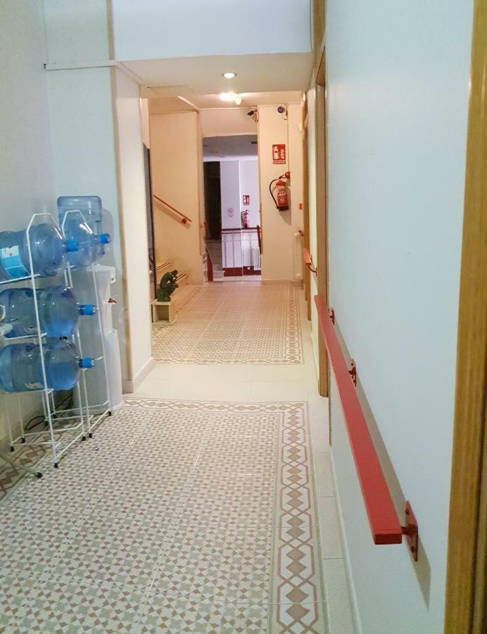 Residencial Oscense Hotel อูเอสกา ภายนอก รูปภาพ